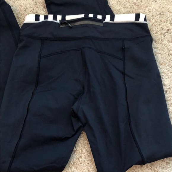 Navy lululemon capris - Picture 3 of 5